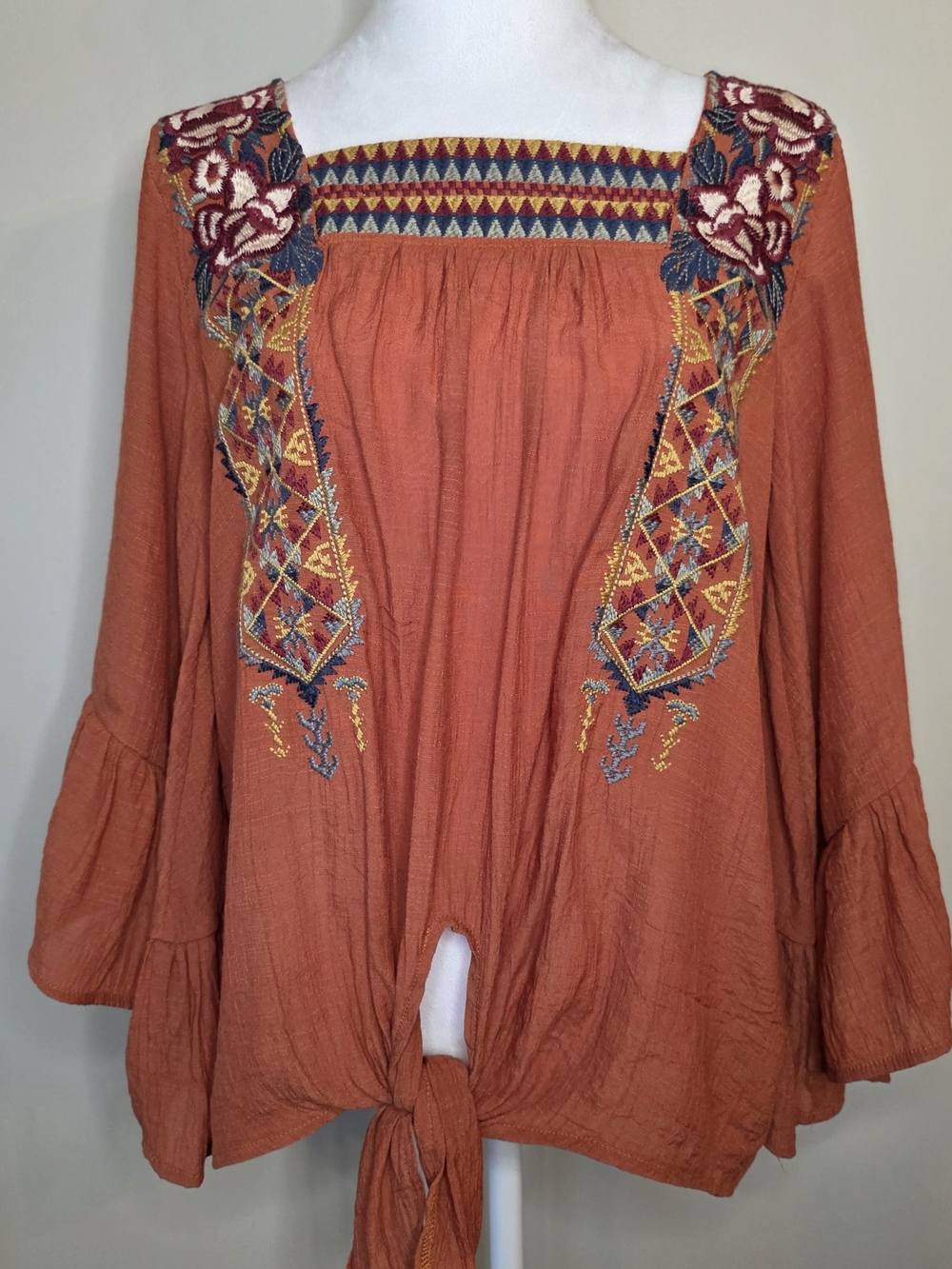 Entro Medium Rust Embroidered Boho Peasant Blouse Tie Front Bell Sleeve